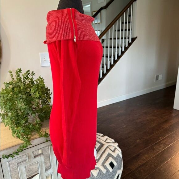 Off the sweater shoulders, red dress size large - Picture 3 of 5